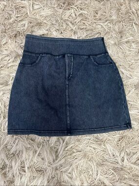 HALARA Dark Denim Elastic-Waist Mini Skirt